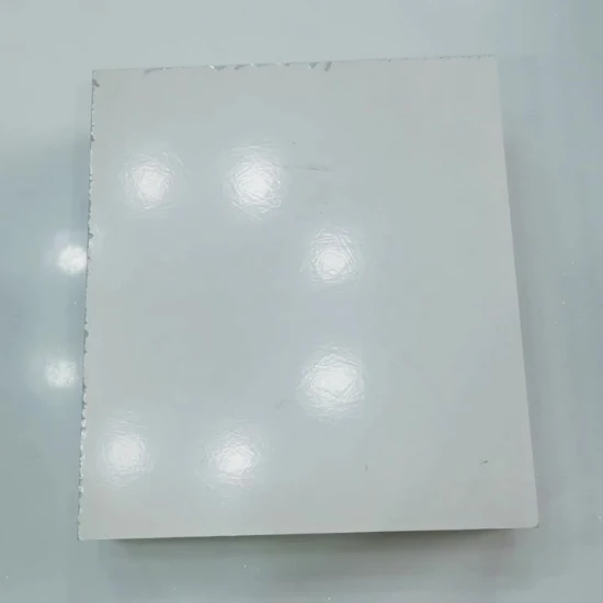 Предварительно ламинированные стеновые панели из стеклопластика